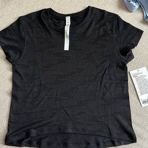 NWT Lululemon Train To Be Short Sleeve